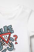 Бавовняна футболка для немовлят Guess колір білий з принтом (3497926) Бавовняна футболка для немовлят Guess колір білий з принтом (3497926)