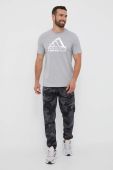 Бавовняна футболка adidas колір сірий з принтом (3336169)