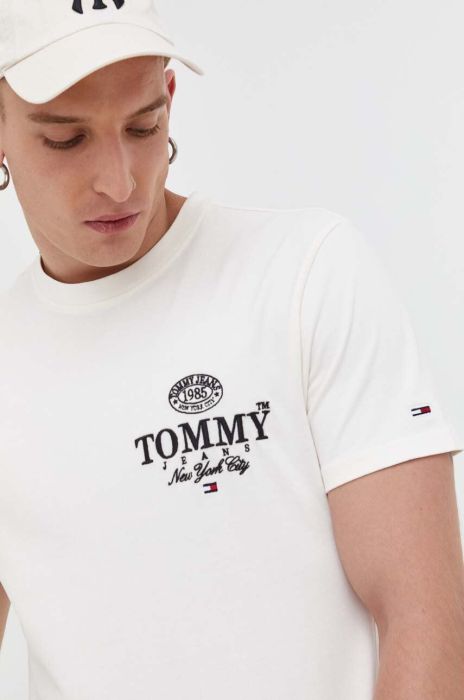 Бавовняна футболка Tommy Jeans колір бежевий з аплікацією (3534947) Бавовняна футболка Tommy Jeans колір бежевий з аплікацією (3534947)