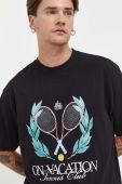 Бавовняна футболка On Vacation чоловічий колір чорний з принтом (3626493) Бавовняна футболка On Vacation чоловічий колір чорний з принтом (3626493)
