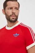 Футболка adidas Originals чоловічий колір червоний з аплікацією Футболка adidas Originals чоловічий колір червоний з аплікацією
