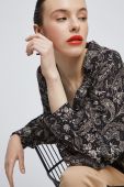 Блузка Medicine жіноча колір чорний візерунок (3196457)