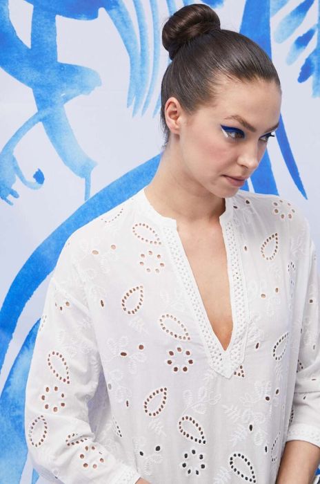 Бавовняна блузка Medicine жіноча колір білий з аплікацією (3307559) Бавовняна блузка Medicine жіноча колір білий з аплікацією (3307559)