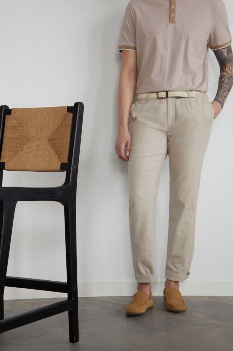 Льняні штани Medicine чоловічі колір бежевий фасон chinos Льняні штани Medicine чоловічі колір бежевий фасон chinos