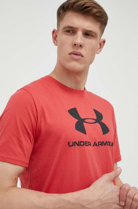 Футболка Under Armour чоловіча колір бордовий з принтом 1329590-100 Футболка Under Armour чоловіча колір бордовий з принтом 1329590-100