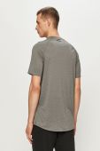 Футболка Under Armour 1345317 чоловіча колір сірий гладкий (1319779) Футболка Under Armour 1345317 чоловіча колір сірий гладкий (1319779)