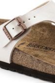 Шкіряні в'єтнамки Birkenstock Gizeh жіночі колір бежевий на плоскому ходу Narrow Width 943873-pearl.wht Шкіряні в'єтнамки Birkenstock Gizeh жіночі колір бежевий на плоскому ходу Narrow Width 943873-pearl.wht