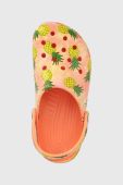 Шльопанці Crocs Classic Retro Resort жіночі колір помаранчевий 207849 207849.83F-PAPAYA.MLT