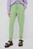 Штани Karl Kani жіночі колір зелений з аплікацією KW2210062-green Штани Karl Kani жіночі колір зелений з аплікацією KW2210062-green