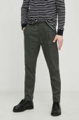 Льняні штани Drykorn колір зелений облягаюче
