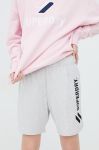 Бавовняні шорти Superdry жіночі колір сірий з аплікацією висока посадка Бавовняні шорти Superdry жіночі колір сірий з аплікацією висока посадка