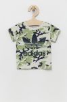 Дитяча бавовняна футболка adidas Originals HE6924 колір зелений з принтом Дитяча бавовняна футболка adidas Originals HE6924 колір зелений з принтом