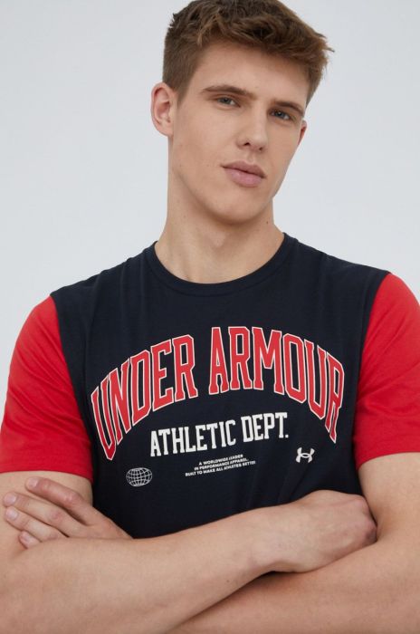 Футболка Under Armour 1370515 чоловічий колір чорний з принтом Футболка Under Armour 1370515 чоловічий колір чорний з принтом