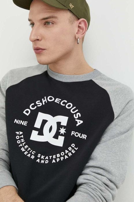 Кофта DC чоловіча колір сірий з принтом (3077189) Кофта DC чоловіча колір сірий з принтом (3077189)