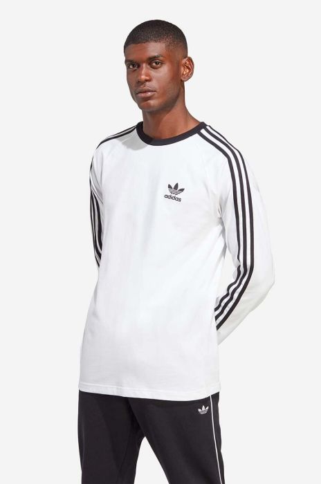 Бавовняний лонгслів adidas Originals колір білий візерунок IA4879-WHITE Бавовняний лонгслів adidas Originals колір білий візерунок IA4879-WHITE