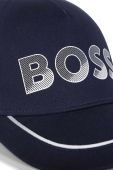 Дитяча бавовняна шапка BOSS колір синій з аплікацією Дитяча бавовняна шапка BOSS колір синій з аплікацією