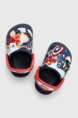 Дитячі шльопанці Crocs AVENGERS PATCH CLOG колір синій Дитячі шльопанці Crocs AVENGERS PATCH CLOG колір синій