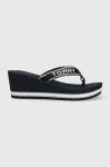 В'єтнамки Tommy Hilfiger TOMMY WEBBING H WEDGE SANDAL жіночі колір синій на танкетці В'єтнамки Tommy Hilfiger TOMMY WEBBING H WEDGE SANDAL жіночі колір синій на танкетці