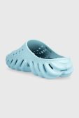 Дитячі шльопанці Crocs ECHO SLIDE колір блакитний (3298377) Дитячі шльопанці Crocs ECHO SLIDE колір блакитний (3298377)