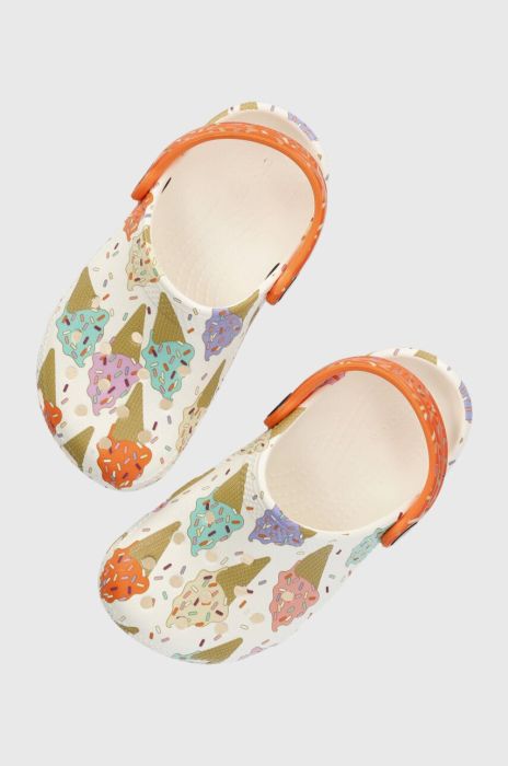 Дитячі шльопанці Crocs CLASSIC ICE CREAM GRAPHI колір білий Дитячі шльопанці Crocs CLASSIC ICE CREAM GRAPHI колір білий
