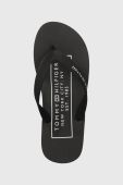 В'єтнамки Tommy Hilfiger RUBBER HILFIGER BEACH SANDAL чоловічі колір чорний FM0FM04468 В'єтнамки Tommy Hilfiger RUBBER HILFIGER BEACH SANDAL чоловічі колір чорний FM0FM04468