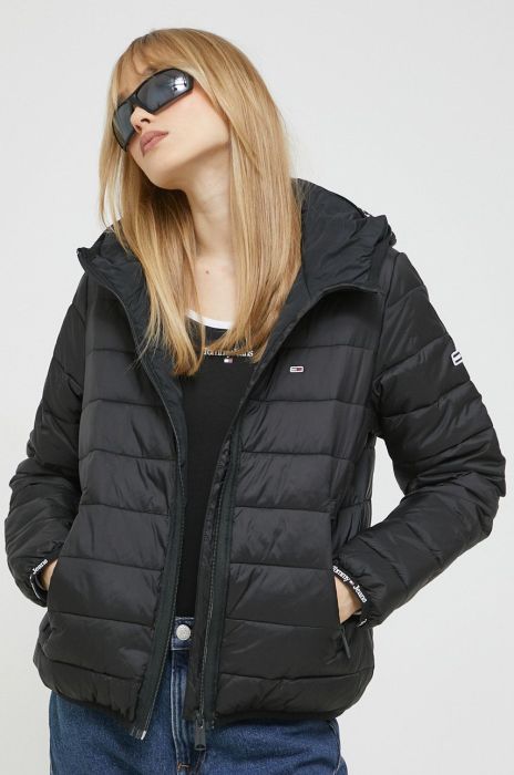 Куртка Tommy Jeans жіноча колір чорний перехідна (2870580) Куртка Tommy Jeans жіноча колір чорний перехідна (2870580)