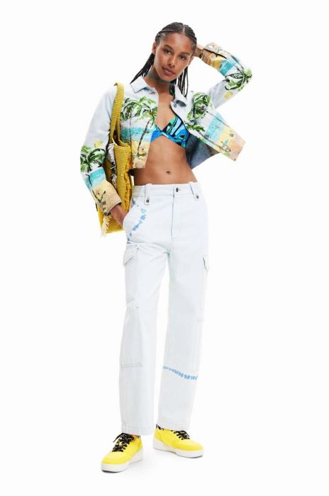 Джинсова куртка Desigual жіноча перехідна колір барвистий (3144446) Джинсова куртка Desigual жіноча перехідна колір барвистий (3144446)