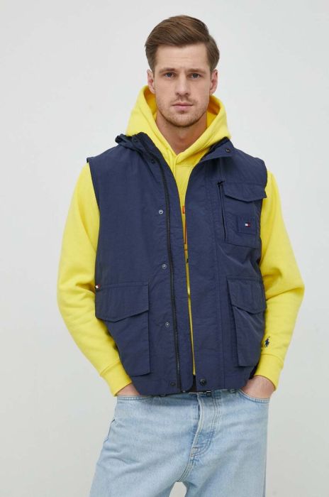 Безрукавка Tommy Hilfiger чоловічий колір синій перехідний (3057966) Безрукавка Tommy Hilfiger чоловічий колір синій перехідний (3057966)
