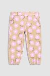 Дитячі спортивні штани Coccodrillo колір бежевий візерунок (3028020) Дитячі спортивні штани Coccodrillo колір бежевий візерунок (3028020)