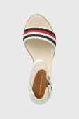 Сандалі Tommy Hilfiger MID WEDGE CORPORATE жіночі колір білий на танкетці Сандалі Tommy Hilfiger MID WEDGE CORPORATE жіночі колір білий на танкетці