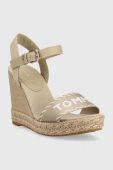 Сандалі Tommy Hilfiger SEASONAL WEBBING WEDGE жіночі колір бежевий на платформі FW0FW07088 Сандалі Tommy Hilfiger SEASONAL WEBBING WEDGE жіночі колір бежевий на платформі FW0FW07088