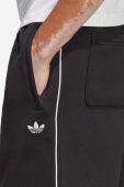 Шорти adidas Originals Adicolor Seasonal Archive чоловічі колір чорний HR3323-black