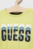 Дитяча бавовняна футболка Guess колір зелений з принтом (2871401)