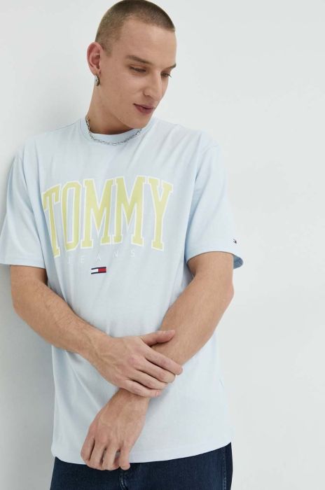 Бавовняна футболка Tommy Jeans з принтом колір блакитний (2936876)