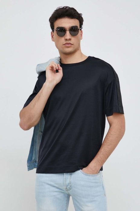 Футболка Emporio Armani чоловічий колір синій з аплікацією (2955730) Футболка Emporio Armani чоловічий колір синій з аплікацією (2955730)
