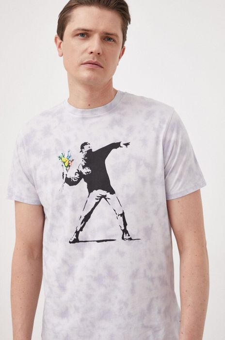 Бавовняна футболка Guess x Banksy візерунок колір блакитний Бавовняна футболка Guess x Banksy візерунок колір блакитний