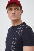 Бавовняна футболка Tommy Hilfiger колір синій з принтом (3005218) Бавовняна футболка Tommy Hilfiger колір синій з принтом (3005218)