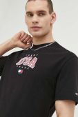 Бавовняна футболка Tommy Jeans колір чорний з принтом (2997758) Бавовняна футболка Tommy Jeans колір чорний з принтом (2997758)