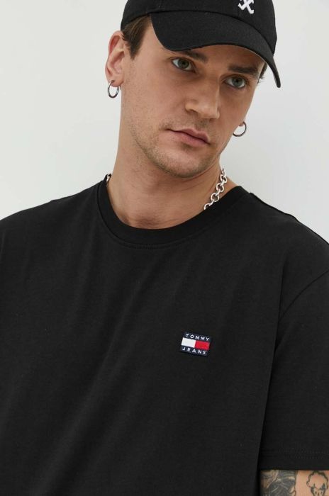 Бавовняна футболка Tommy Jeans колір чорний з аплікацією (3079363) Бавовняна футболка Tommy Jeans колір чорний з аплікацією (3079363)