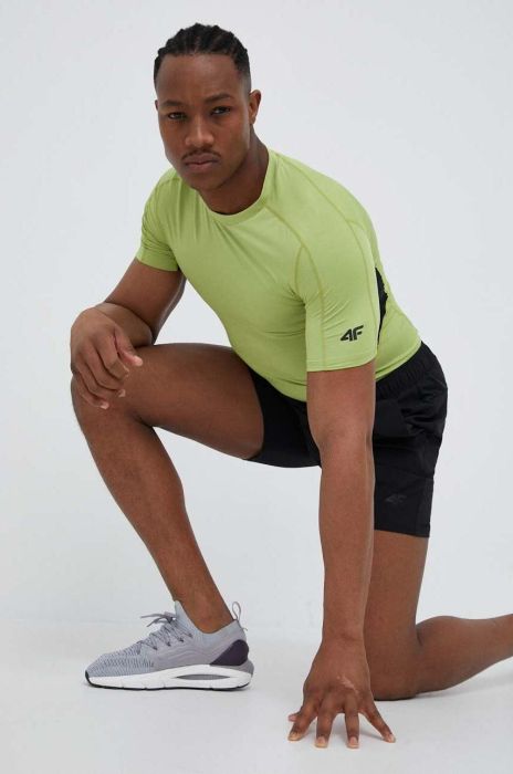 Тренувальна футболка 4F колір зелений однотонний Тренувальна футболка 4F колір зелений однотонний