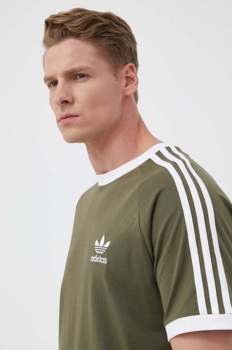 Бавовняна футболка adidas Originals колір зелений з аплікацією (3307247) Бавовняна футболка adidas Originals колір зелений з аплікацією (3307247)