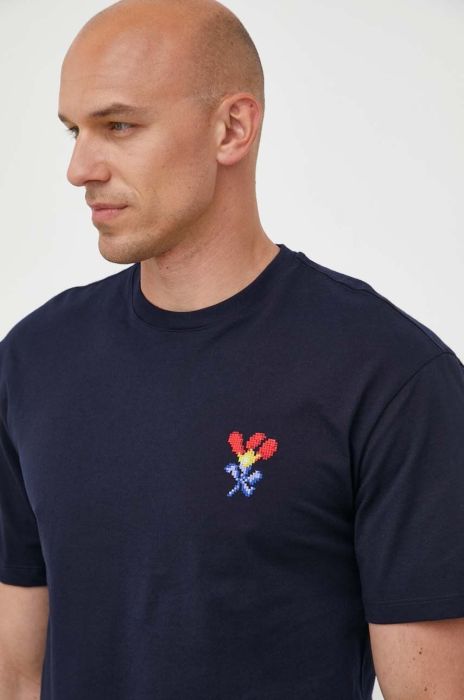 Бавовняна футболка United Colors of Benetton колір синій з аплікацією (3343349) Бавовняна футболка United Colors of Benetton колір синій з аплікацією (3343349)