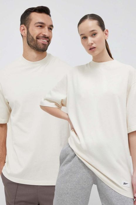 Бавовняна футболка Reebok Classic колір бежевий з аплікацією HS9150-NONDYE Бавовняна футболка Reebok Classic колір бежевий з аплікацією HS9150-NONDYE