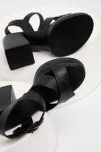 Шкіряні сандалі Answear Lab X Лімітована колекція SISTERHOOD колір чорний Шкіряні сандалі Answear Lab X Лімітована колекція SISTERHOOD колір чорний