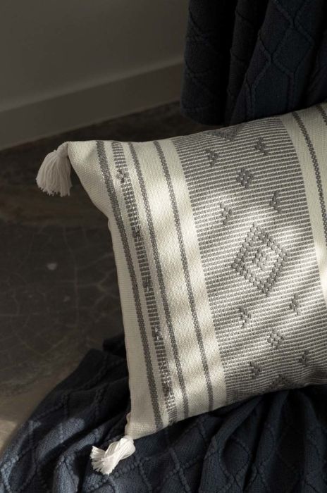 Декоративна подушка Answear Lab колір сірий (2864206) Декоративна подушка Answear Lab колір сірий (2864206)