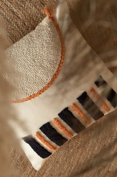 Декоративна подушка Answear Lab колір бежевий (2864213) Декоративна подушка Answear Lab колір бежевий (2864213)