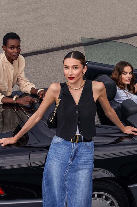 Безрукавка Answear Lab колір чорний однобортний (3426751) Безрукавка Answear Lab колір чорний однобортний (3426751)