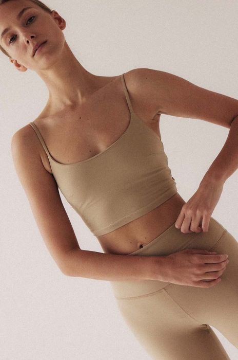 Топ MUUV. колір бежевий Топ MUUV. колір бежевий
